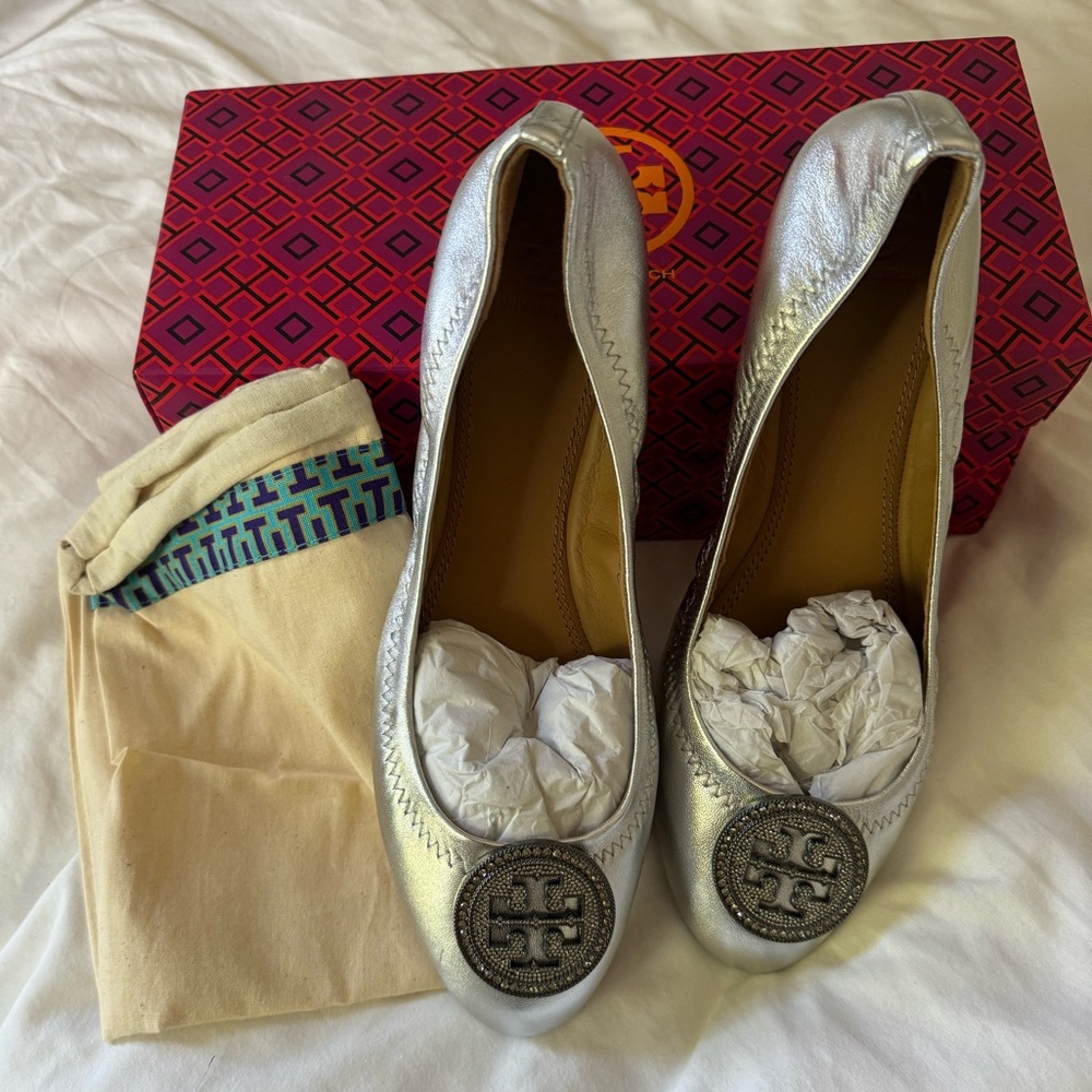 Tory Burch Liana silver ballet flats size 9 Brand new